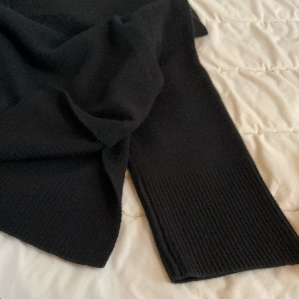 White + Warren - Cashmere Rib Trim V-Neck, black, large - Picture 7 of 7